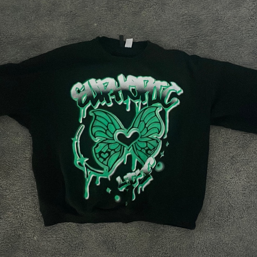 I am selling this crew neck because it is way to big on me.